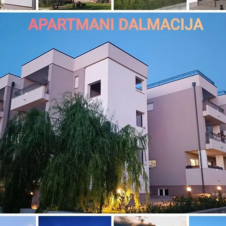 Apartment With Balcony And Sea View 4a